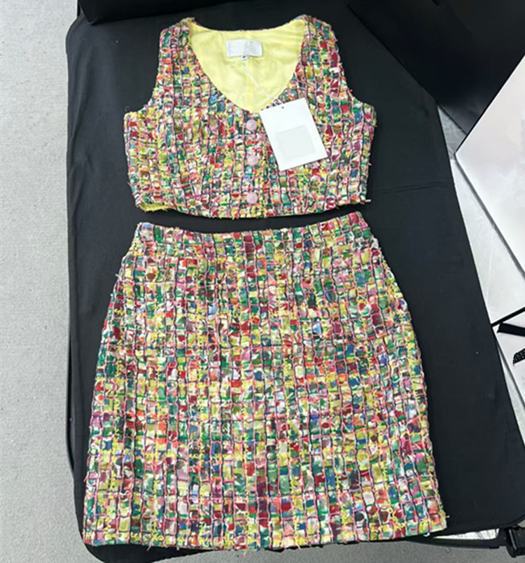 Summer Clothing Styles For Women - ชุดเสื้อกล้ามถักหลากสีแบบไม่มีแขนและกระโปรงเข้าชุด สไตล์ใหม่สำหรับผู้หญิงยุโรป ฤดูหนาว 2026 แบบปรับแต่งได้