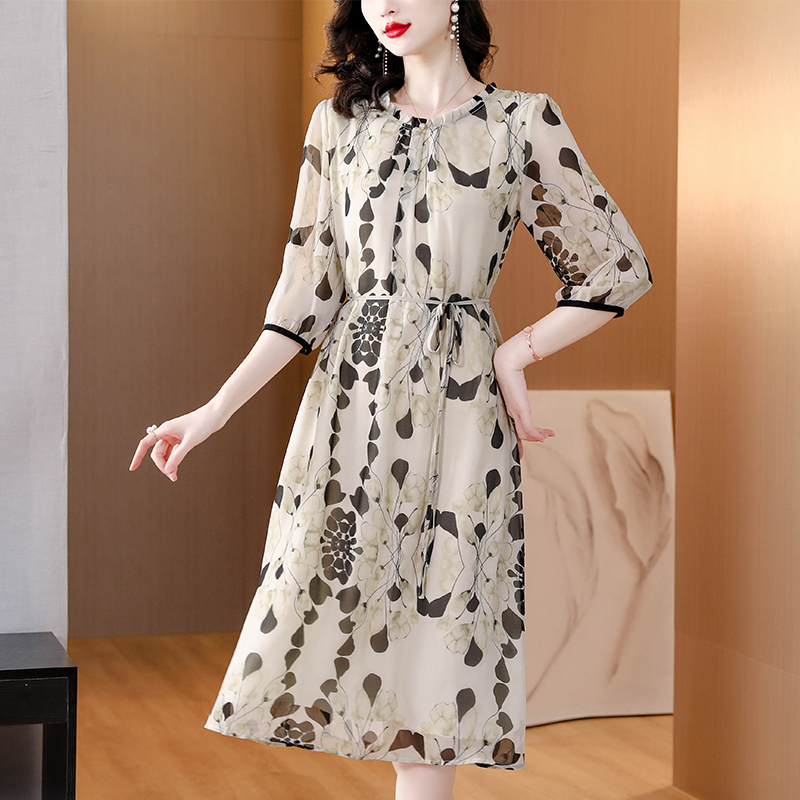 เดรสผ้าไหมสีขาวลายดอกไม้ฤดูร้อ - Sundress Midi Floral บทวิจารณ์และราคา